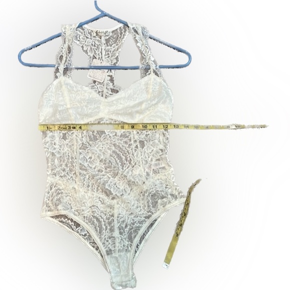 Free People Ivory Intimately FP Midnight Hour Lace Bodysuit Size Small - Picture 7 of 7